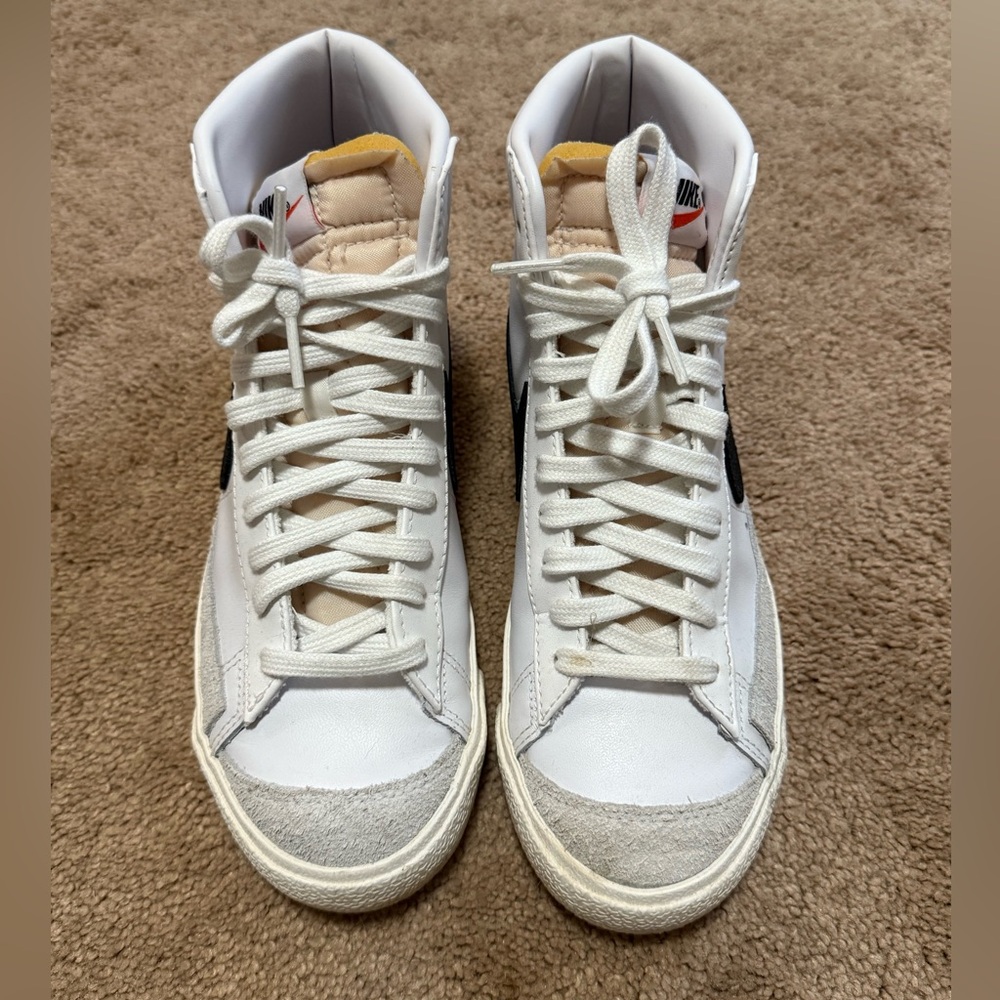 Nike Blazer Mid 77 White Black High-Top Sneakers shoes.  Women’s size 7.5